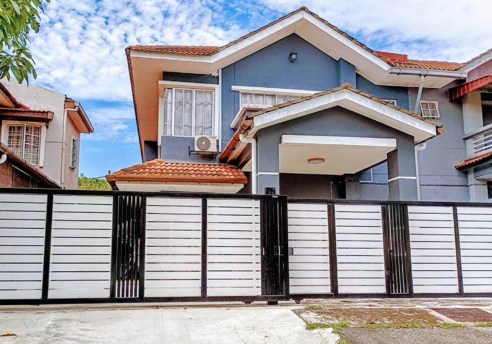 Tenang Retreat Holiday Home 3Bedroom 3Bath 2Parking Kajang Exterior foto